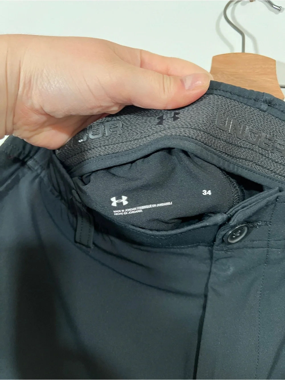 Under Armour Golf Shorts Men Size 34 Waist Black with Pockets